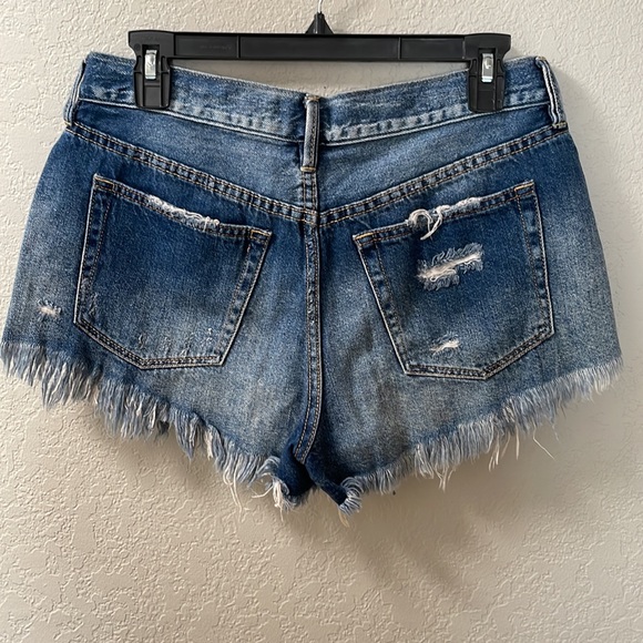We The Free Distressed Denim Shorts - Picture 4 of 4